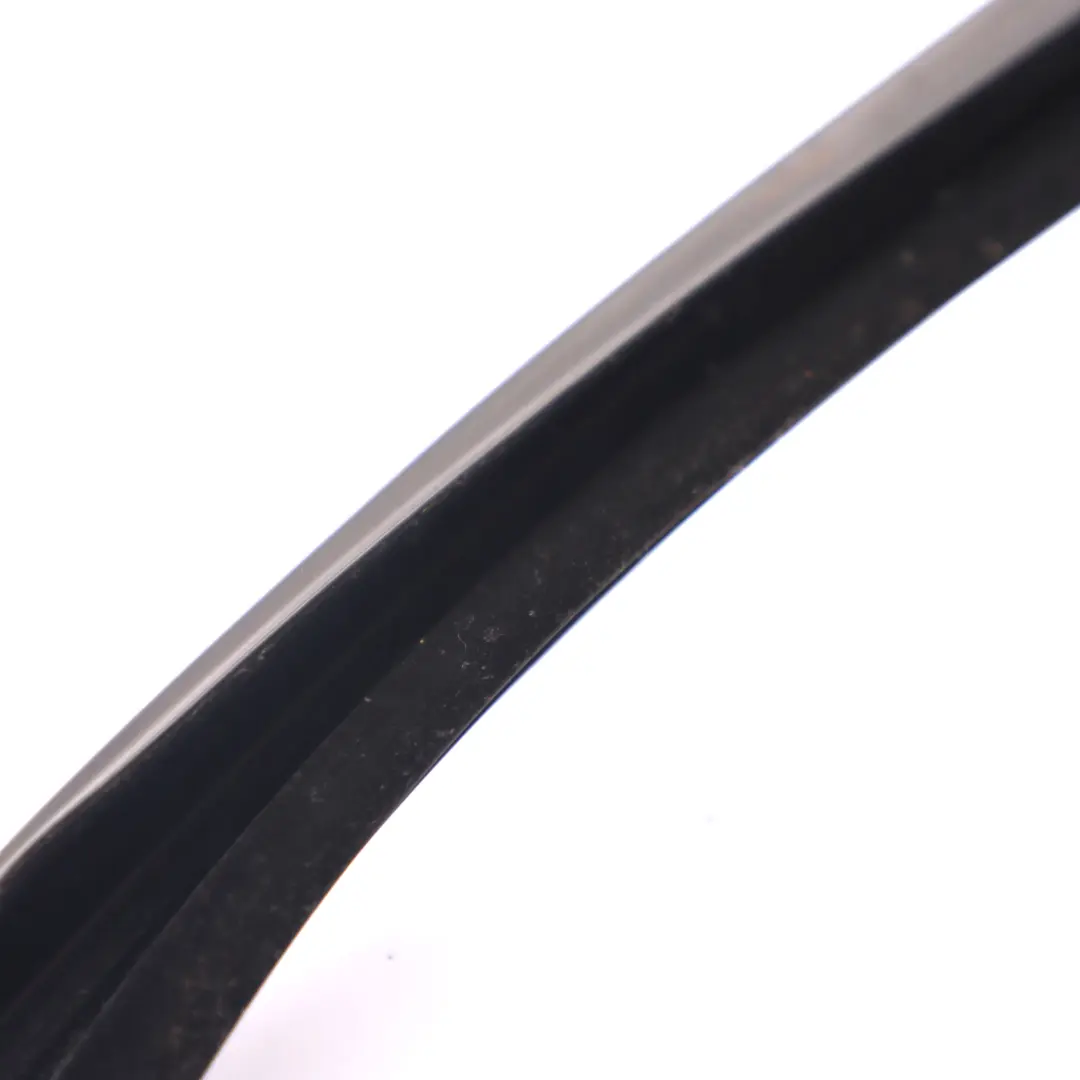 Window Gasket Seal Door Rear Right O/S Guide to Land Rover Freelander 2 with Part number LR001730 Land Rover Freelander 2 Window Gasket Seal Door Rear Right O/S Guide - SKU LR001730 - Part number LR001730