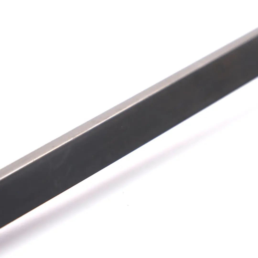 Junta de burlete trasero derecho para ventana puerta para Land Rover Freelander 2 con número de pieza LR001737 Land Rover Freelander 2 Junta de burlete trasero derecho para ventana puerta - SKU LR001737 - Número de pieza LR001737