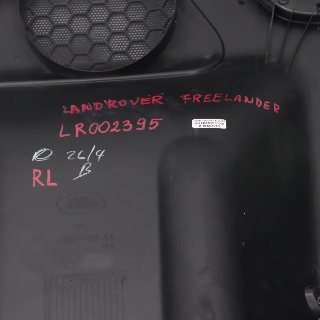 Boczek Panel Drzwi Lewy Przedni 6H52274A31AEW do Land Rover Freelander 2 o numerze LR002395 Land Rover Freelander 2 Boczek Panel Drzwi Lewy Przedni 6H52274A31AEW - SKU LR002395 - Numer Części LR002395