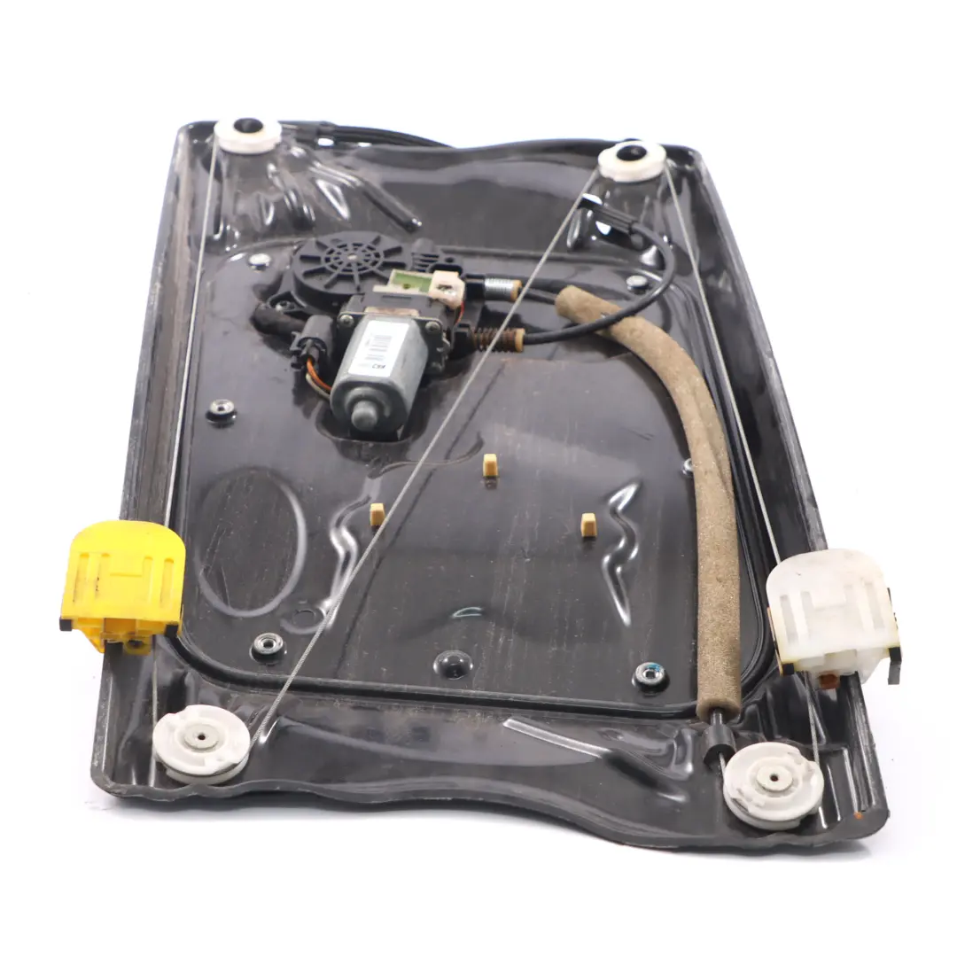 Alzacristalli Porta Anteriore Destra Motore per Land Rover Freelander 2 con numero di parte LR006358 Land Rover Freelander 2 Alzacristalli Porta Anteriore Destra Motore - SKU LR006358 - Numero di parte LR006358