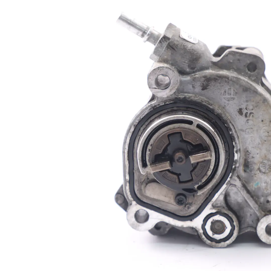 Vacuum Pump 6G9Q2A451AC to Land Rover Freelander 2 L359 2.2 Diesel with Part number LR009674 Land Rover Freelander 2 L359 2.2 Diesel Vacuum Pump 6G9Q2A451AC - SKU LR009674 - Part number LR009674