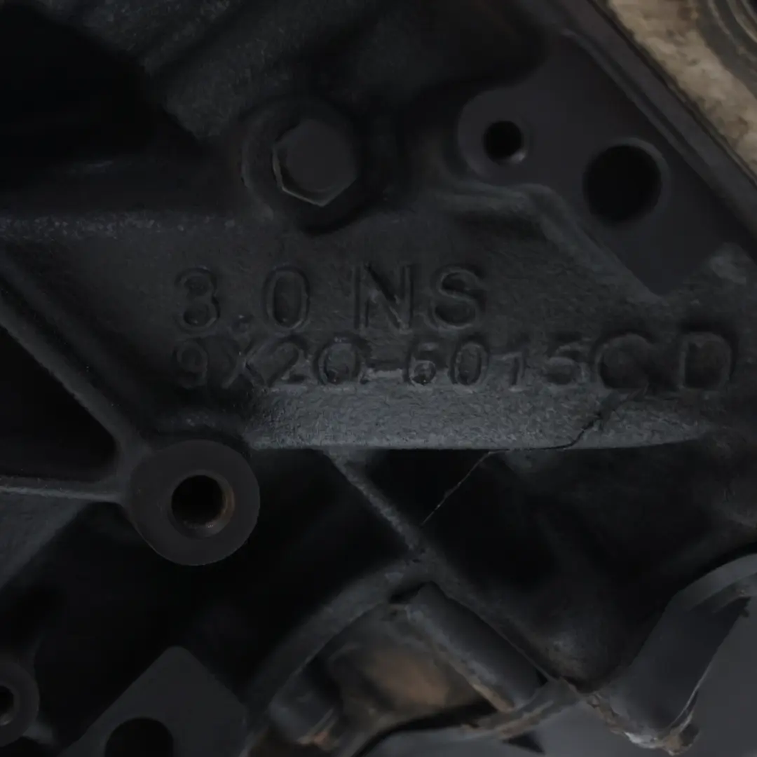 Silnik Goły Słupek 306DT 3.0 V6 256KM do Land Rover Discovery 4 L319 o numerze LR086430 Land Rover Discovery 4 L319 Silnik Goły Słupek 306DT 3.0 V6 256KM - SKU LR086430 - Numer Części LR086430