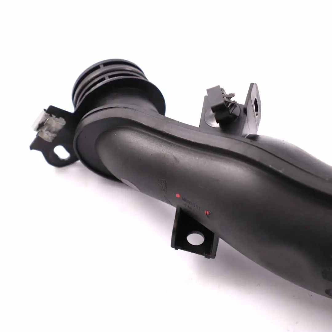 Tubo admisión aire Peugeot 5008 2.0 HDI Manguera conducto admisión para con número de pieza M06021A152 Tubo admisión aire Peugeot 5008 2.0 HDI Manguera conducto admisión - SKU M06021A152 - Número de pieza M06021A152