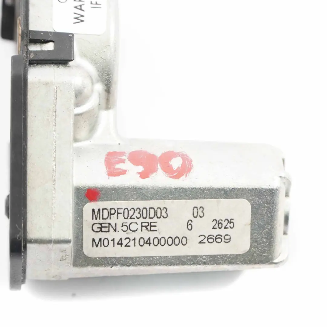 Espejo Exterior Ala Derecha Plegable para BMW E90 con número de pieza MDPF0230D03 BMW E90 Espejo Exterior Ala Derecha Plegable - SKU MDPF0230D03 - Número de pieza MDPF0230D03