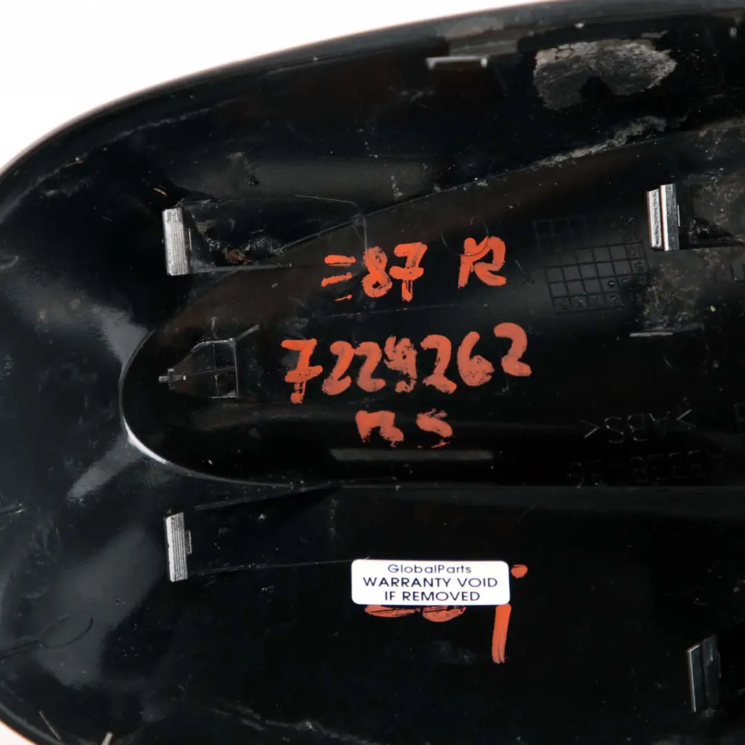 Osłona Obudowa Lusterka Bocznego Prawa Czarna do BMW E81 E87 LCI o numerze 0038344 BMW E81 E87 LCI Osłona Obudowa Lusterka Bocznego Prawa Czarna - SKU P0038344-BS1 - Numer Części 0038344