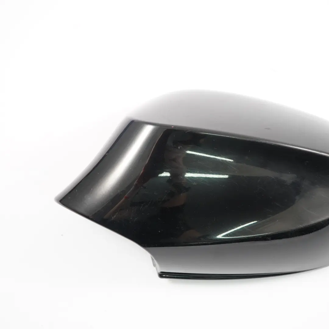 Tapa Carcasa Espejo Retrovisor Izquierdo Schwarz Black 668 para BMW E81 E82 E87N LCI con número de pieza 0038345 BMW E81 E82 E87N LCI Tapa Carcasa Espejo Retrovisor Izquierdo Schwarz Black 668 - SKU P0038345-SCH - Número de pieza 0038345