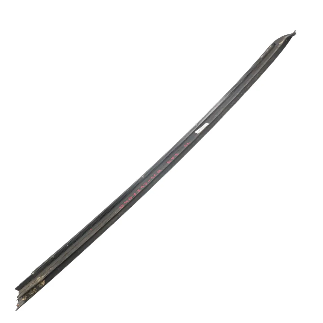 BMW E83 Embellecedor del Parabrisas Negro Izquierdo 2 - SKU P0403317-SCH - Número de pieza 0403317