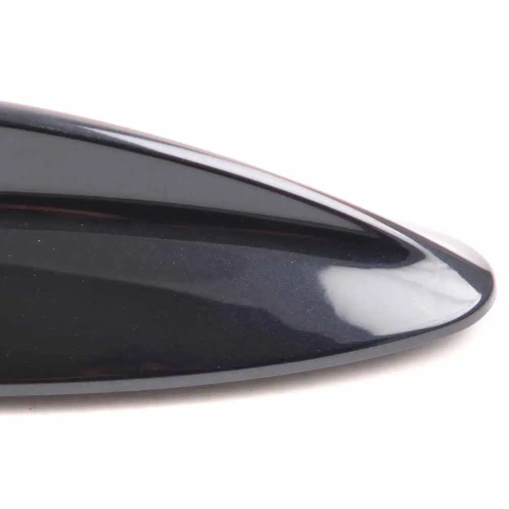 Leergehäuse Dachantenne Carbonschwarz Metallic 416 für BMW X5 X6 E70 E71 F11 mit Teilenummer 0420271 BMW X5 X6 E70 E71 F11 Leergehäuse Dachantenne Carbonschwarz Metallic 416 - SKU P0420271-CAR - Teilenummer 0420271