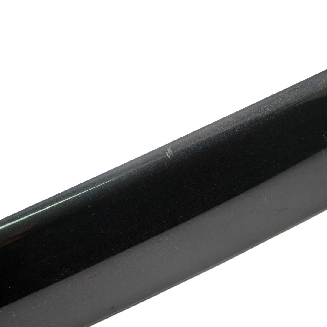 Panel Manija Tapa Maletero Negro Medianoche - A94 40501452 para Mini Cooper R56 con número de pieza 0430312 Mini Cooper R56 Panel Manija Tapa Maletero Negro Medianoche - A94 40501452 - SKU 0430312-MNB1 - Número de pieza 0430312