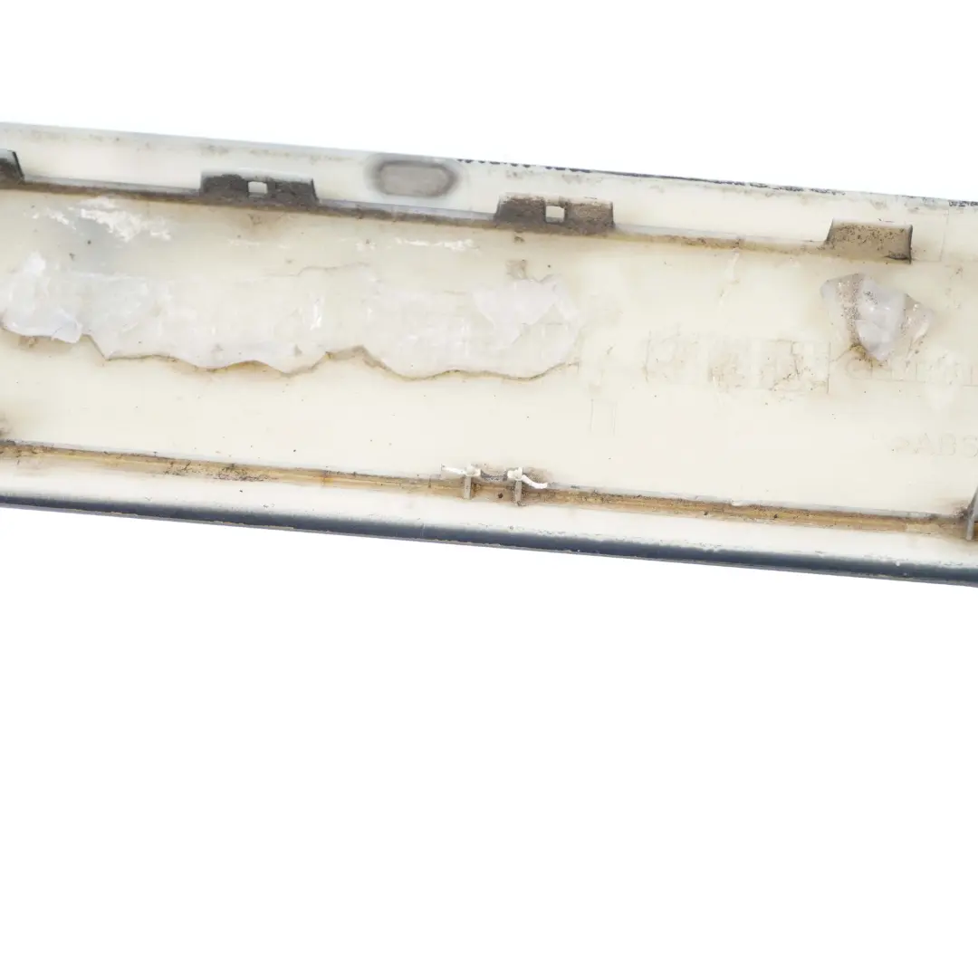 Panel Manija Tapa Maletero Negro Medianoche - A94 40501452 para Mini Cooper R56 con número de pieza 0430312 Mini Cooper R56 Panel Manija Tapa Maletero Negro Medianoche - A94 40501452 - SKU 0430312-MNB1 - Número de pieza 0430312