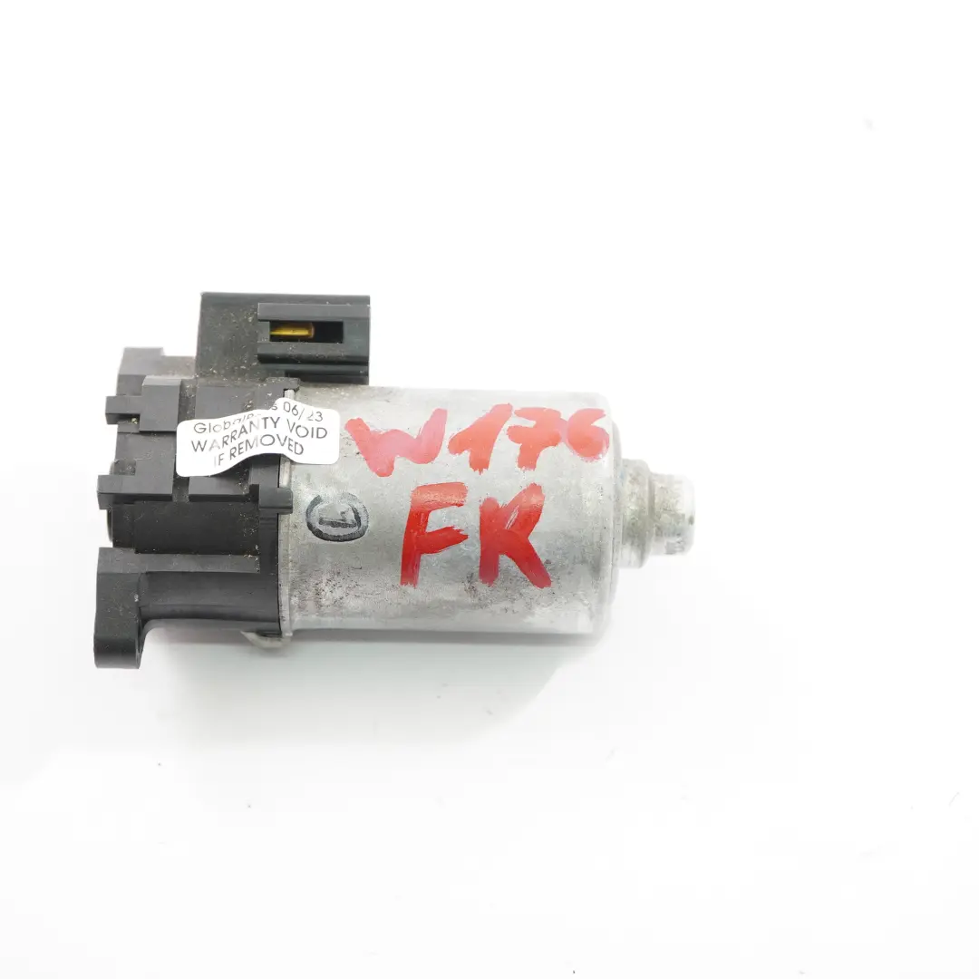 Motore sedile anteriore destro azionamento per Mercedes W176 con numero di parte P1-14711-01-00 Mercedes W176 Motore sedile anteriore destro azionamento - SKU P1-14711-01-00 - Numero di parte P1-14711-01-00