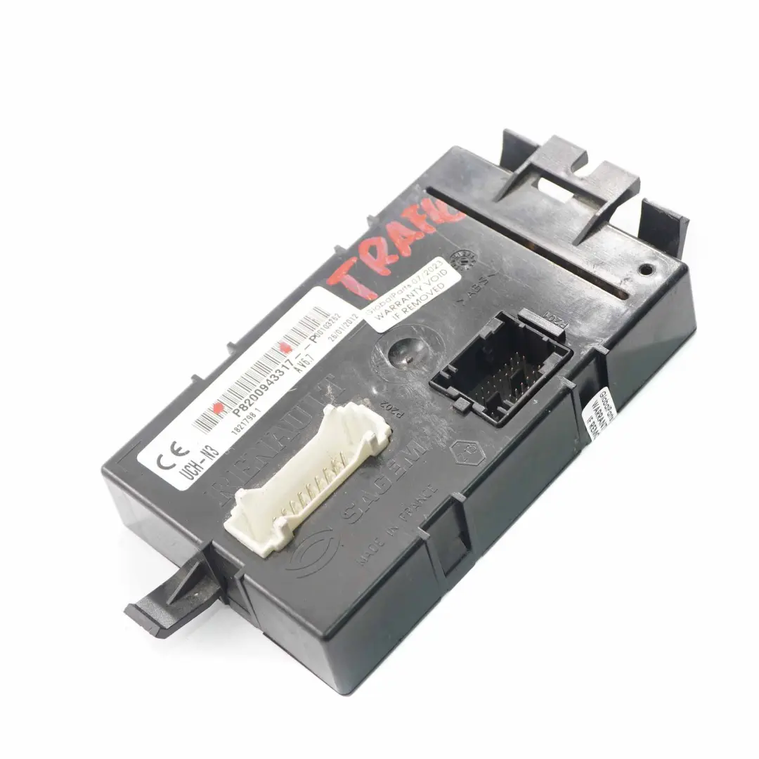 Moduł Komfortu ECU do Renault Trafic II o numerze P8200943317 Renault Trafic II Moduł Komfortu ECU - SKU P8200943317 - Numer Części P8200943317