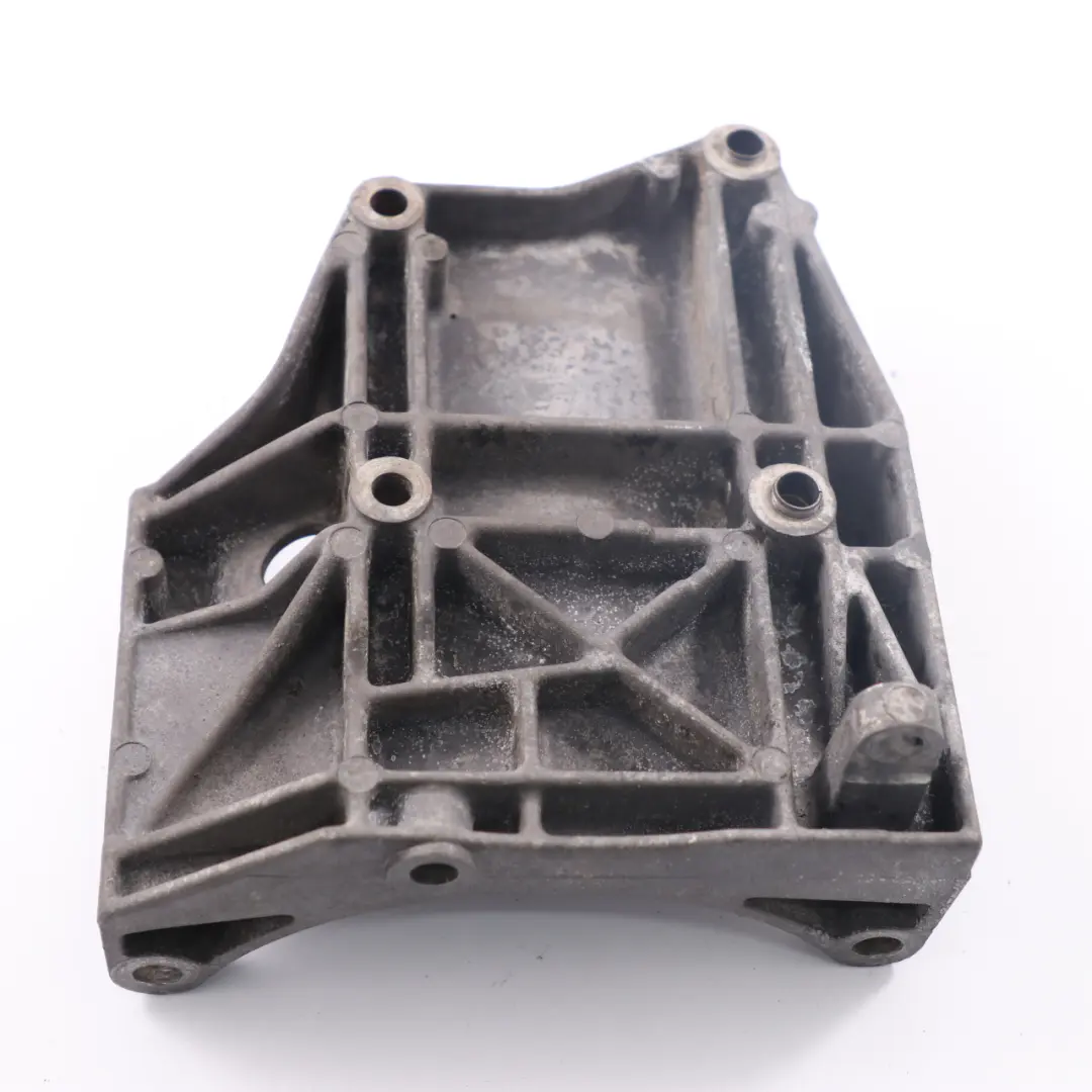  Support Alternateur Mercedes W210 W901 OM603 Diesel Support montage de moteur - SKU R6031550735 - Numéro de pièce R6031550735