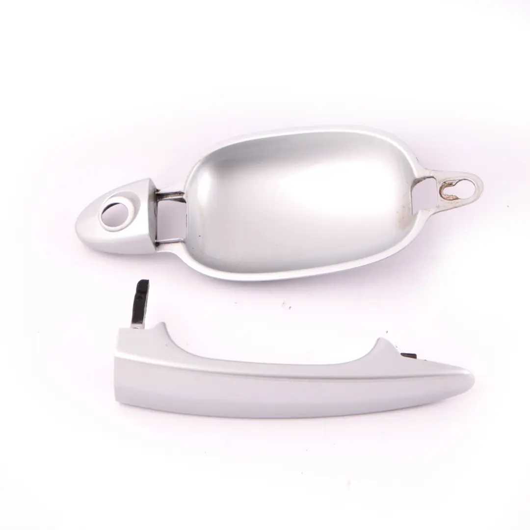 Recess Front Right Grab Handle O/S Titansilber Titanium Silver 354 to BMW E60 E61 with Part number 0154341 BMW E60 E61 Recess Front Right Grab Handle O/S Titansilber Titanium Silver 354 - SKU rhd-0154341-TS - Part number 0154341