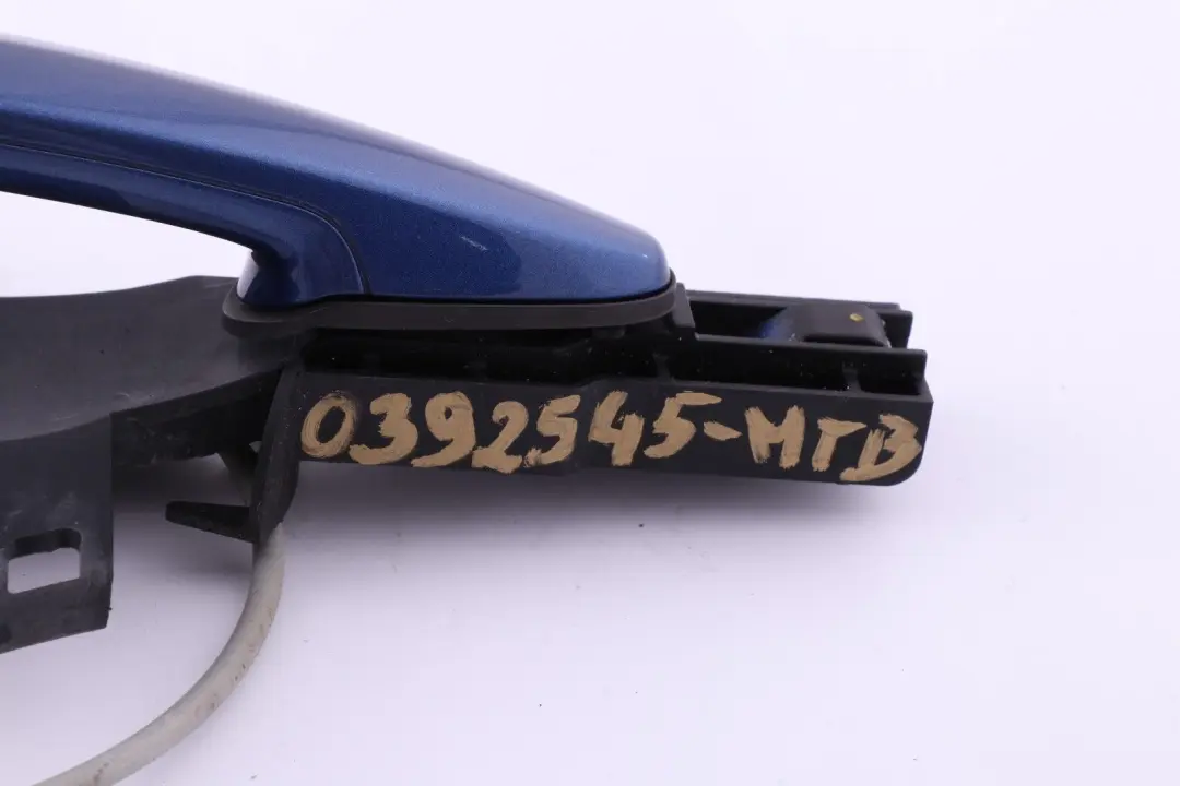 Complete Grab Handle Front Left N/S Montegoblau Blue to BMW 1 Series 1 E81 E87 with Part number 392545 BMW 1 Series 1 E81 E87 Complete Grab Handle Front Left N/S Montegoblau Blue - SKU rhd-0392545-MTB - Part number 392545