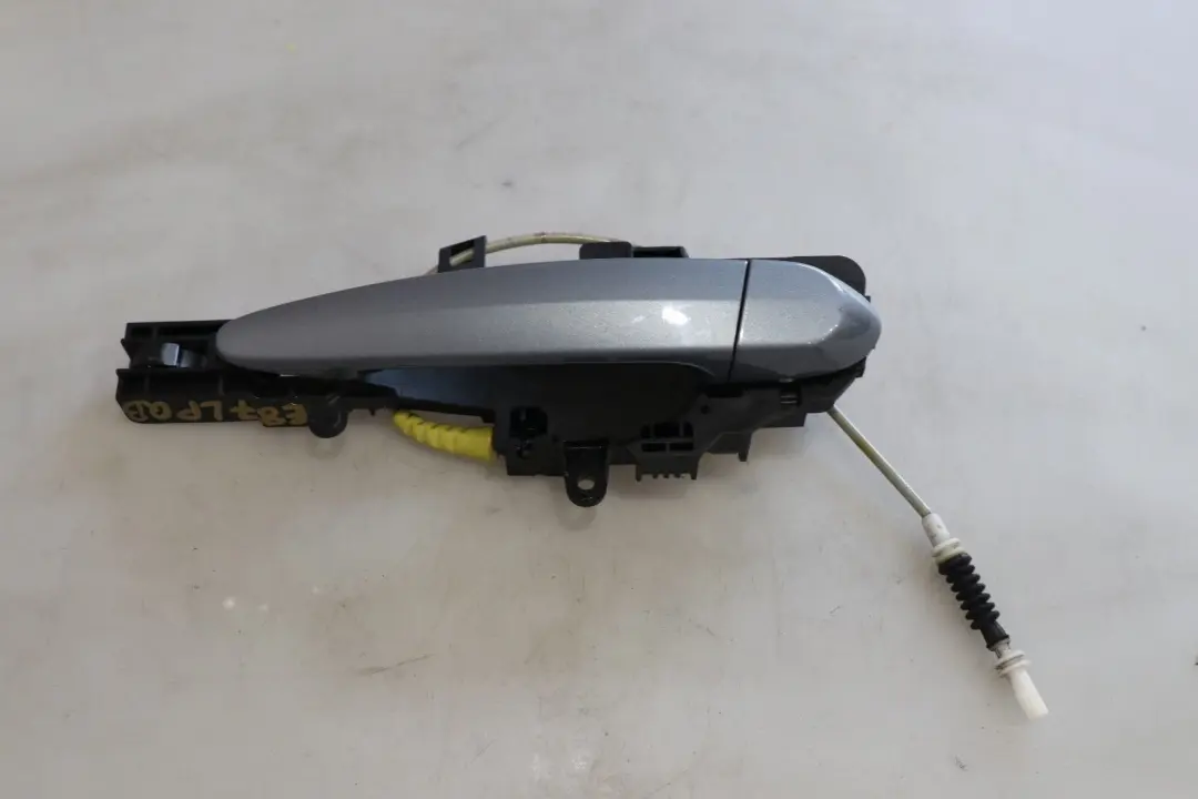 Complete Grab Handle Front Left N/S Quartz Blau Blue to BMW 1 Series 1 E81 E87 with Part number 392545 BMW 1 Series 1 E81 E87 Complete Grab Handle Front Left N/S Quartz Blau Blue - SKU rhd-0392545-QB1 - Part number 392545