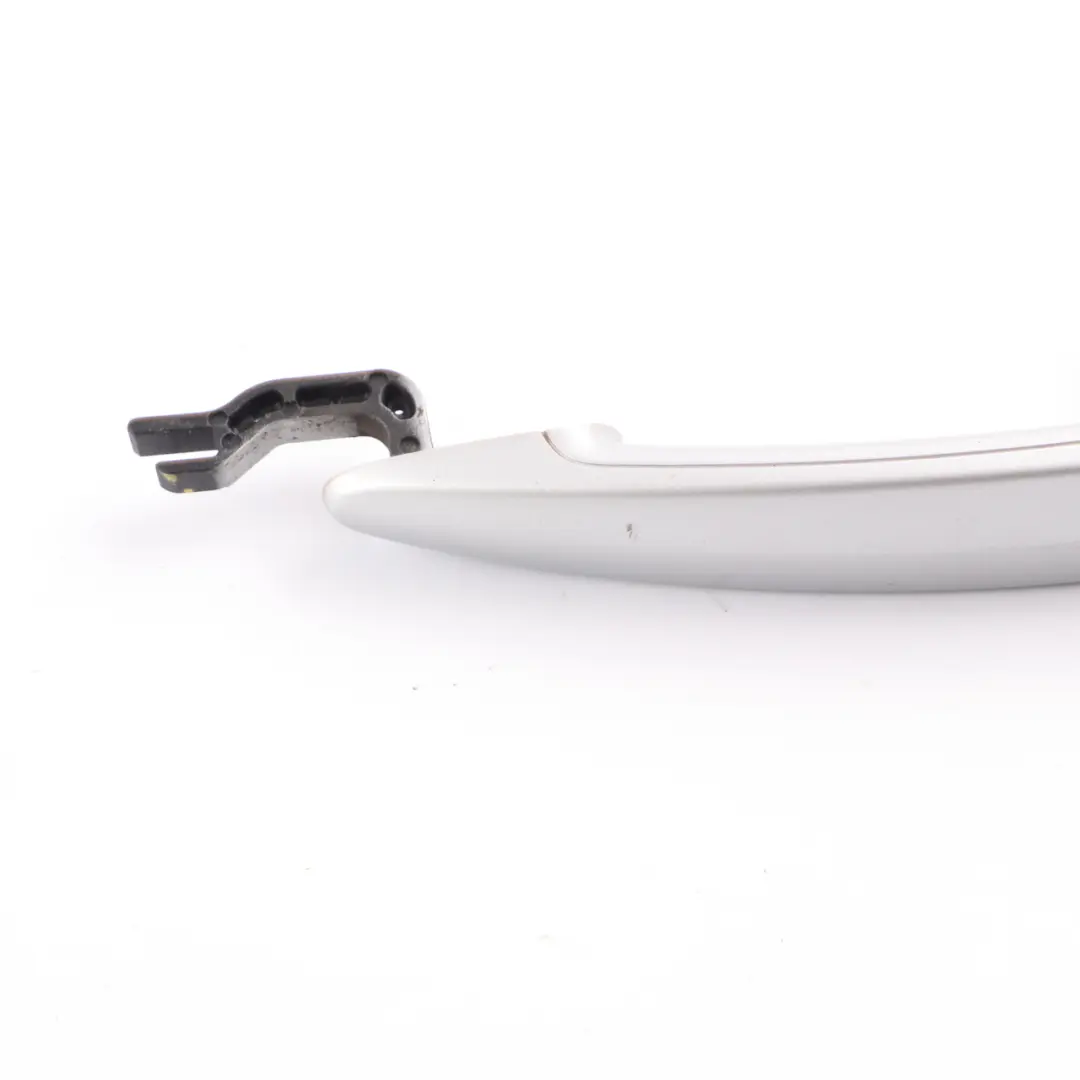 Door Grab Handle Rear Right O/S Exterior Titansilber Silver Metallic 354 to BMW E87 with Part number 0445180 BMW E87 Door Grab Handle Rear Right O/S Exterior Titansilber Silver Metallic 354 - SKU rhd-0445180-TS2 - Part number 0445180