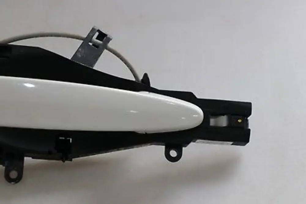 BMW 3 E90 E91 Front Right Complete Grab Handle O/S Alpinweiss III Alpine White - SKU rhd-0445182-AW - Part number 445182