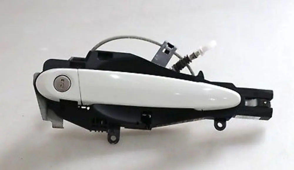 Front Right Complete Grab Handle O/S Alpinweiss III Alpine White to BMW 3 E90 E91 with Part number 445182 BMW 3 E90 E91 Front Right Complete Grab Handle O/S Alpinweiss III Alpine White - SKU rhd-0445182-AW - Part number 445182