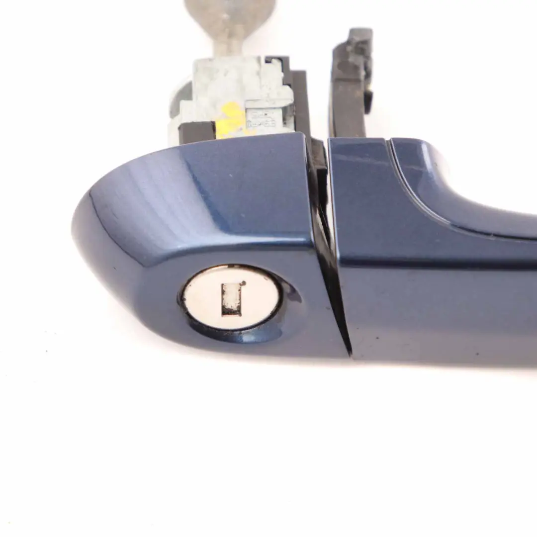 Door Handle BMW E90 E91 Front Right Grab O/S Tiefseeblau Blue Metallic A76 to with Part number 0445182 Door Handle BMW E90 E91 Front Right Grab O/S Tiefseeblau Blue Metallic A76 - SKU rhd-0445182-DSB - Part number 0445182