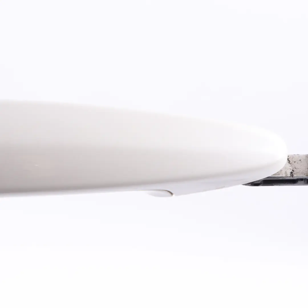 Grab Handle Front Right Door O/S Mineralweiss Mineral White - A96 to BMW F20 F30 with Part number 0445184 BMW F20 F30 Grab Handle Front Right Door O/S Mineralweiss Mineral White - A96 - SKU rhd-0445184-MW - Part number 0445184