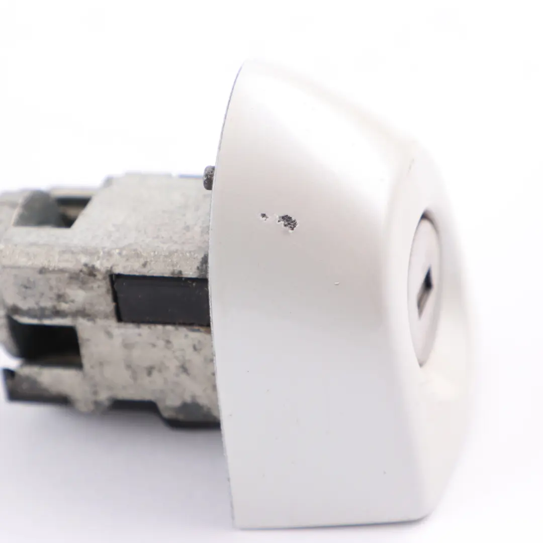 Grab Handle Front Right Door O/S Mineralweiss Mineral White - A96 to BMW F20 F30 with Part number 0445184 BMW F20 F30 Grab Handle Front Right Door O/S Mineralweiss Mineral White - A96 - SKU rhd-0445184-MW - Part number 0445184