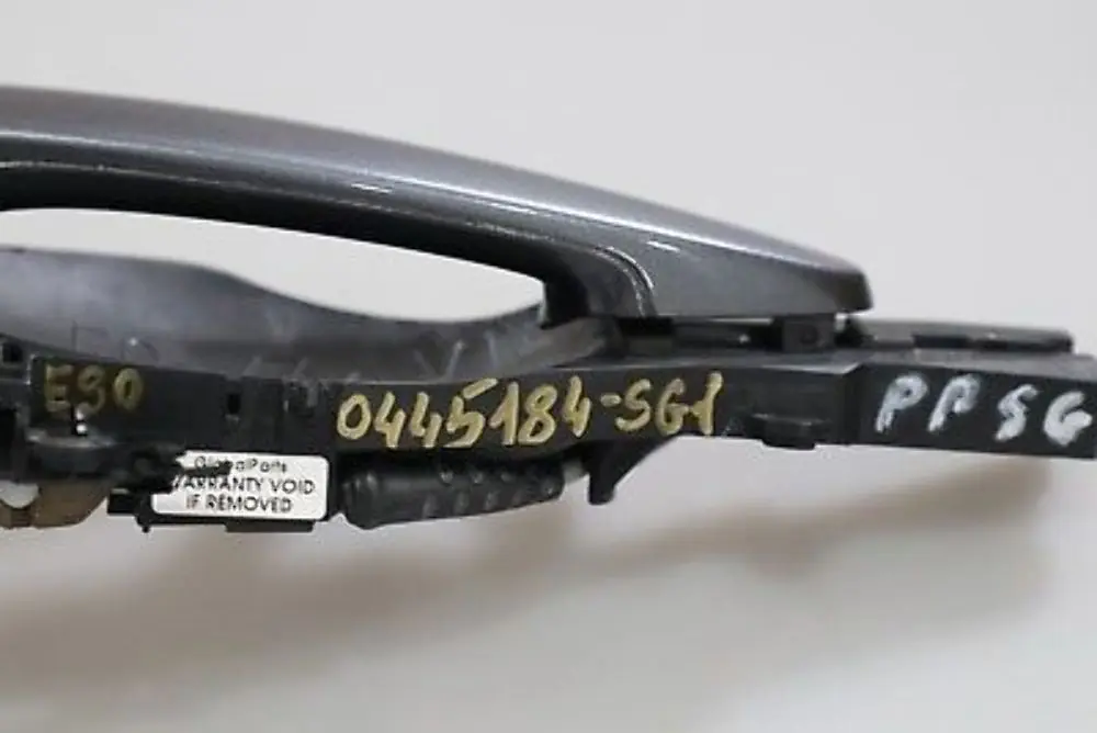 Complete Front Right Grab Handle O/S Sparkling Graphite to BMW 3 Series E90 E91 with Part number 445184 BMW 3 Series E90 E91 Complete Front Right Grab Handle O/S Sparkling Graphite - SKU rhd-0445184-SG1 - Part number 445184