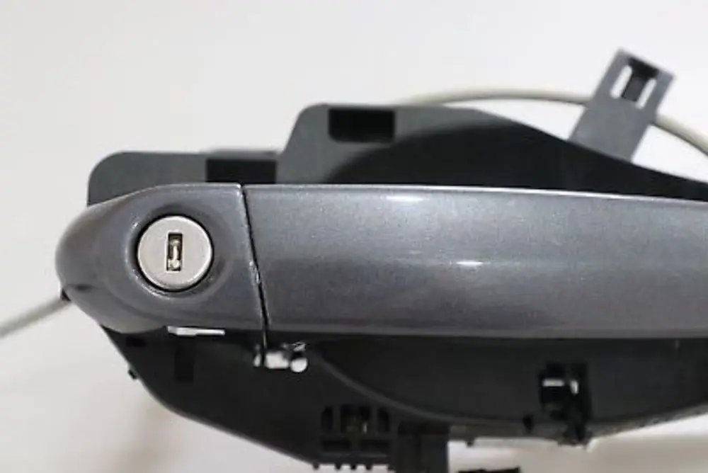 Complete Front Right Grab Handle O/S Sparkling Graphite to BMW 3 Series E90 E91 with Part number 445184 BMW 3 Series E90 E91 Complete Front Right Grab Handle O/S Sparkling Graphite - SKU rhd-0445184-SG1 - Part number 445184