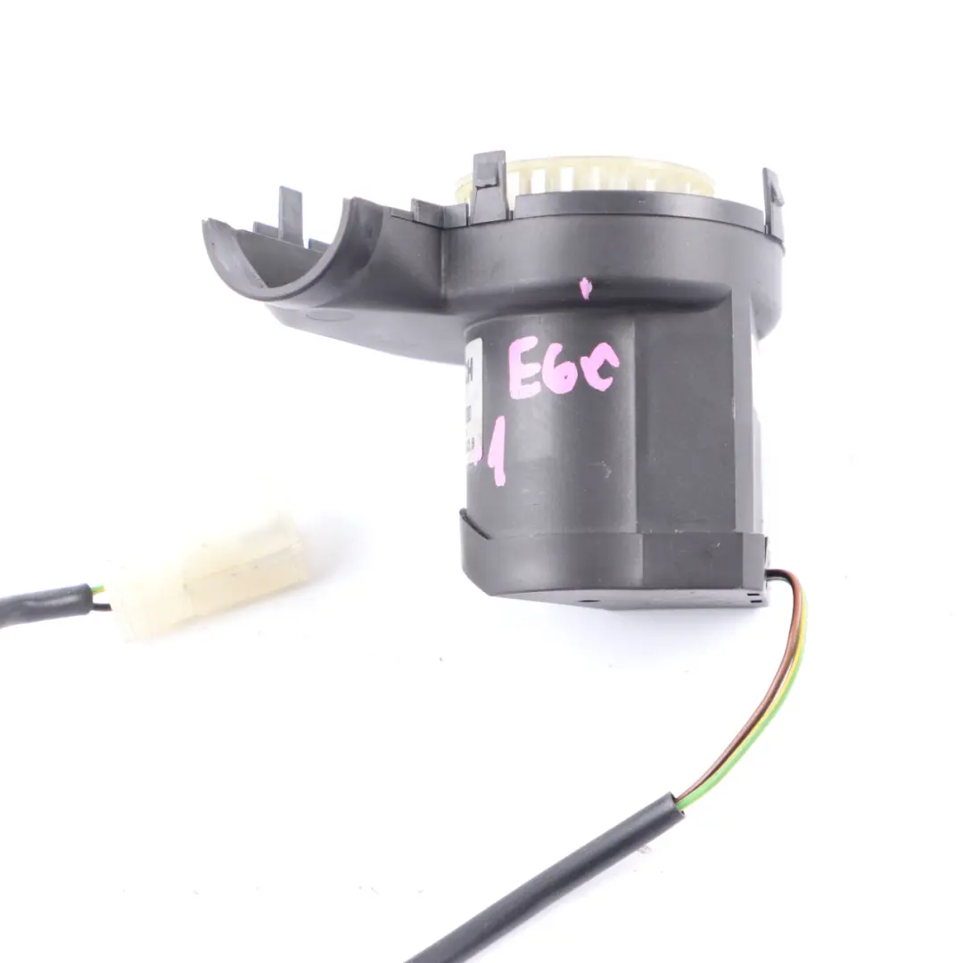 E-Box Fan Blower Motor Housing to BMW E60 E61 E65 X3 E83 X5 E53 E70 Z4 E85 with Part number 1438062 BMW E60 E61 E65 X3 E83 X5 E53 E70 Z4 E85 E-Box Fan Blower Motor Housing - SKU rhd-1438062-1 - Part number 1438062