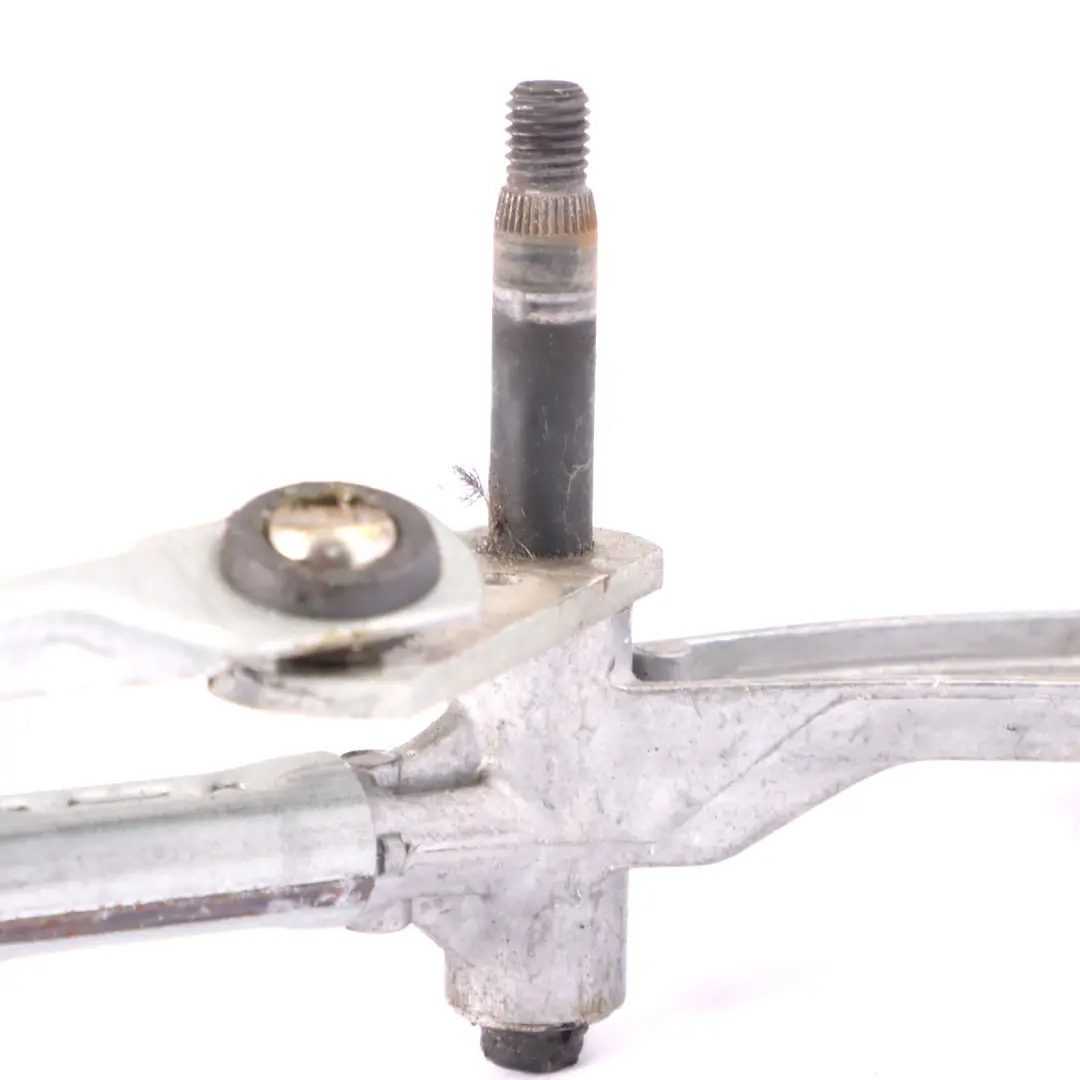 Windscreen Front Wiper Linkage System Mechanism Motor Drive to BMW G30 G31 with Part number 2709190 BMW G30 G31 Windscreen Front Wiper Linkage System Mechanism Motor Drive - SKU rhd-2709190 - Part number 2709190