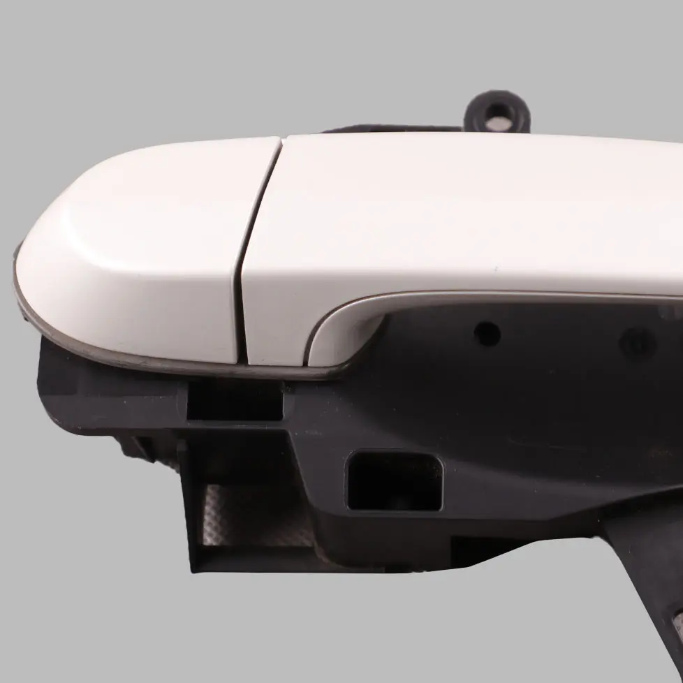 Front Left Door Grab Handle N/S Mineral White Metallic A96 to BMW X1 E84 with Part number 2990415 BMW X1 E84 Front Left Door Grab Handle N/S Mineral White Metallic A96 - SKU rhd-2990415-MW1 - Part number 2990415