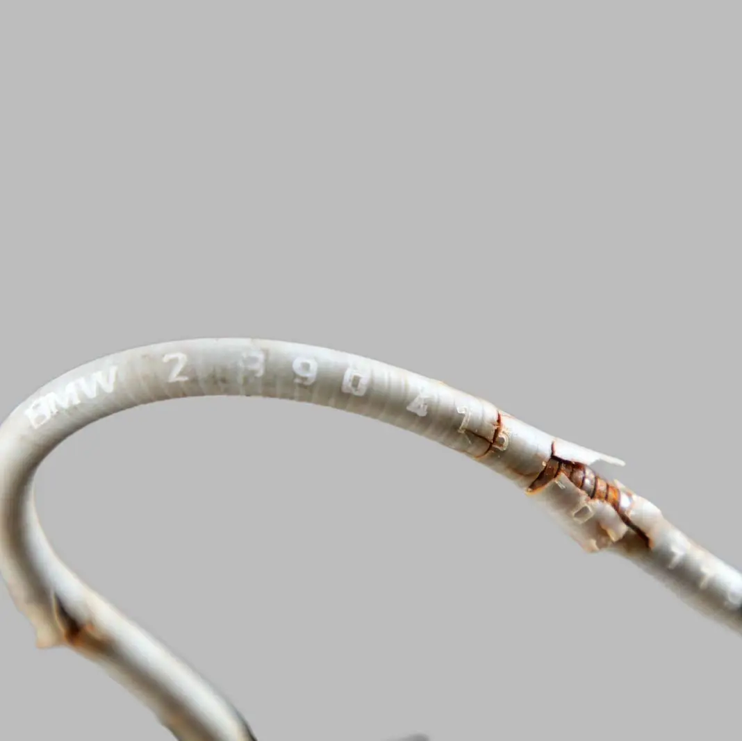 Front Left Door Grab Handle N/S Mineral White Metallic A96 to BMW X1 E84 with Part number 2990415 BMW X1 E84 Front Left Door Grab Handle N/S Mineral White Metallic A96 - SKU rhd-2990415-MW - Part number 2990415