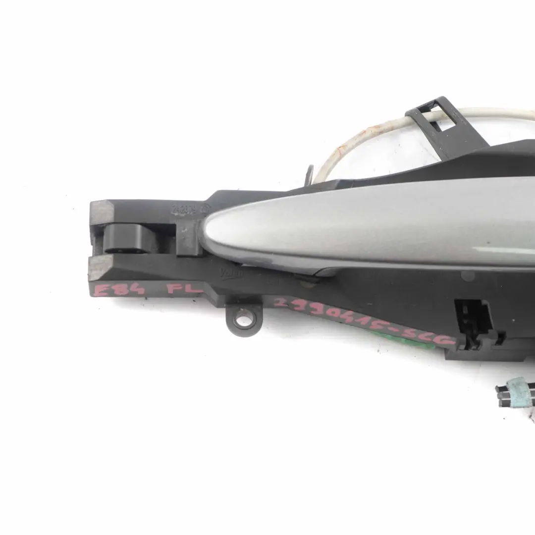 Grab Handle BMW X1 E84 Front Left Door N/S Spacegrau Space Grey Metallic - A52 to with Part number 2990415 Grab Handle BMW X1 E84 Front Left Door N/S Spacegrau Space Grey Metallic - A52 - SKU rhd-2990415-SCG - Part number 2990415