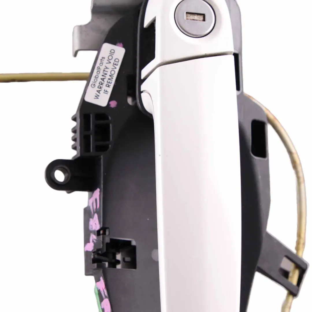 Grab Handle BMW X1 E84 Front Right Outside Door Alpinweiss Alpine White 300 to with Part number 2992972 Grab Handle BMW X1 E84 Front Right Outside Door Alpinweiss Alpine White 300 - SKU rhd-2992972-AW - Part number 2992972