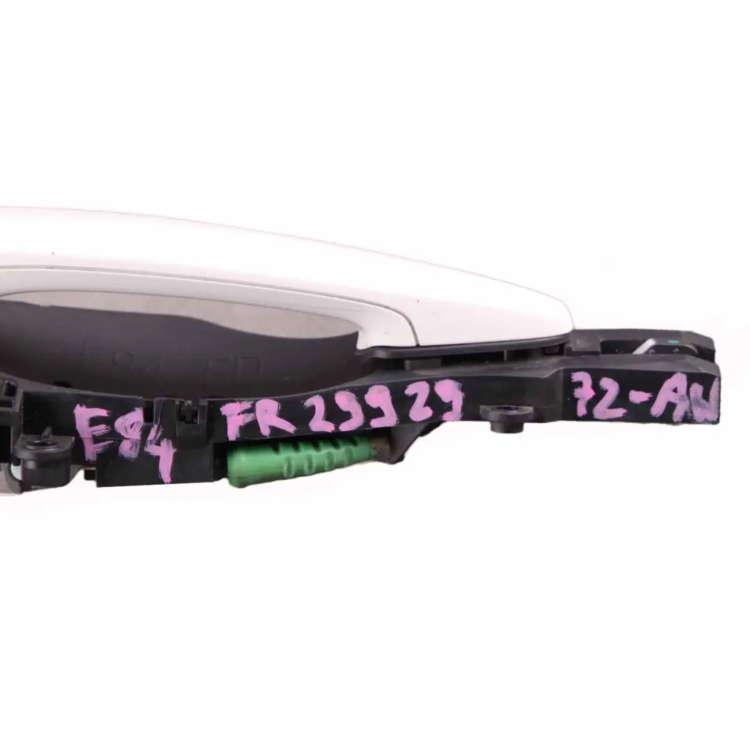 Grab Handle BMW X1 E84 Front Right Outside Door Alpinweiss Alpine White 300 to with Part number 2992972 Grab Handle BMW X1 E84 Front Right Outside Door Alpinweiss Alpine White 300 - SKU rhd-2992972-AW - Part number 2992972