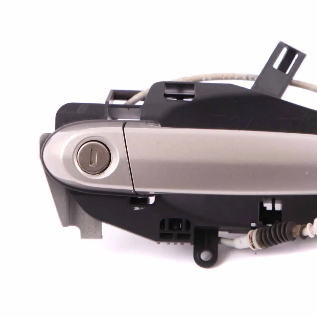 Grab Handle BMW X1 E84 Front Right Outside Door Cashmere Silver Kashmir A72 to with Part number 2992972 Grab Handle BMW X1 E84 Front Right Outside Door Cashmere Silver Kashmir A72 - SKU rhd-2992972-KAS - Part number 2992972