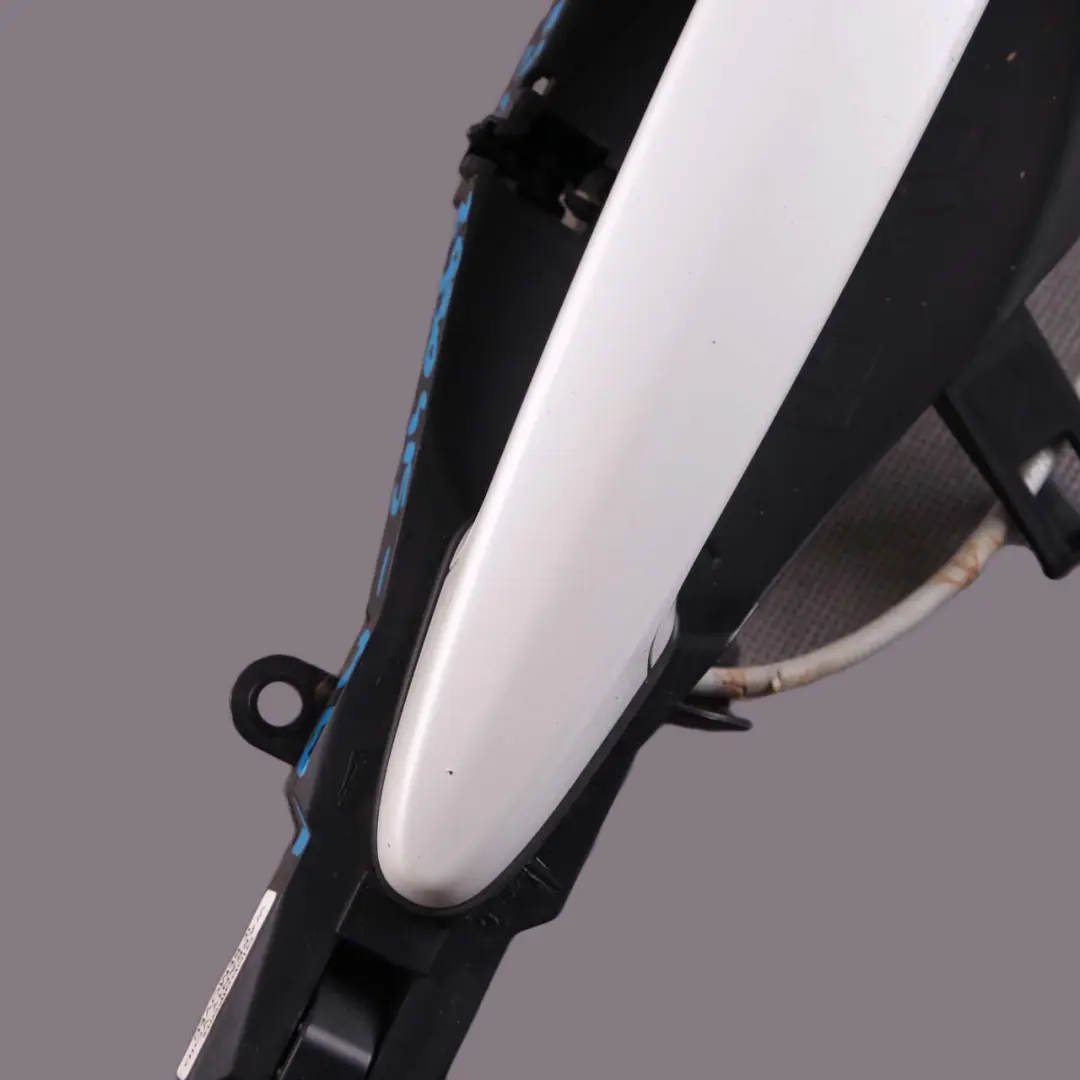Front Right Door Grab Handle O/S Mineral White Metallic A96 to BMW X1 E84 1 with Part number 2992972 BMW X1 E84 1 Front Right Door Grab Handle O/S Mineral White Metallic A96 - SKU rhd-2992972-MW1 - Part number 2992972