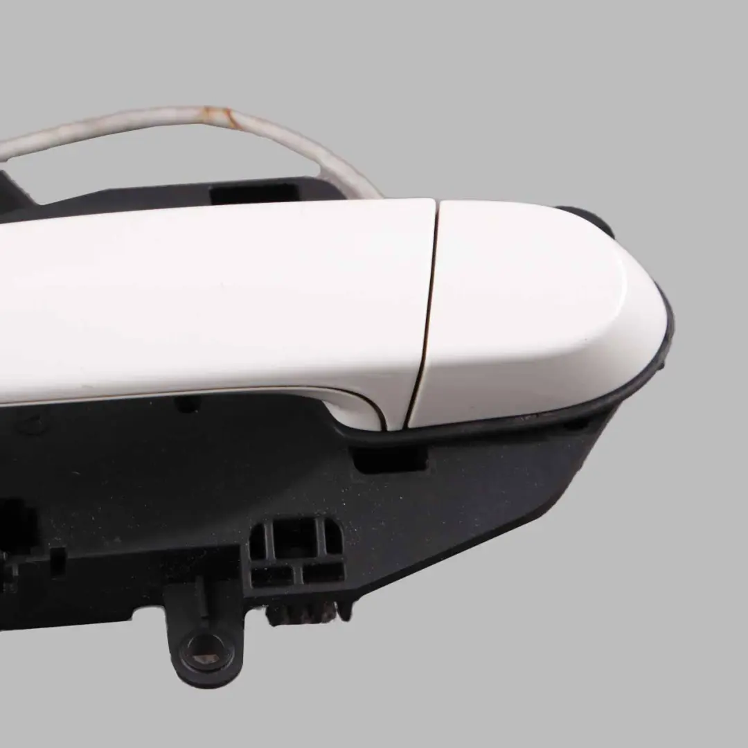 Door Handle Front Left N/S Outside Exterior Grab Alpinweiss - 300 to BMW X1 E84 with Part number 2992973 BMW X1 E84 Door Handle Front Left N/S Outside Exterior Grab Alpinweiss - 300 - SKU rhd-2992973-AW1 - Part number 2992973