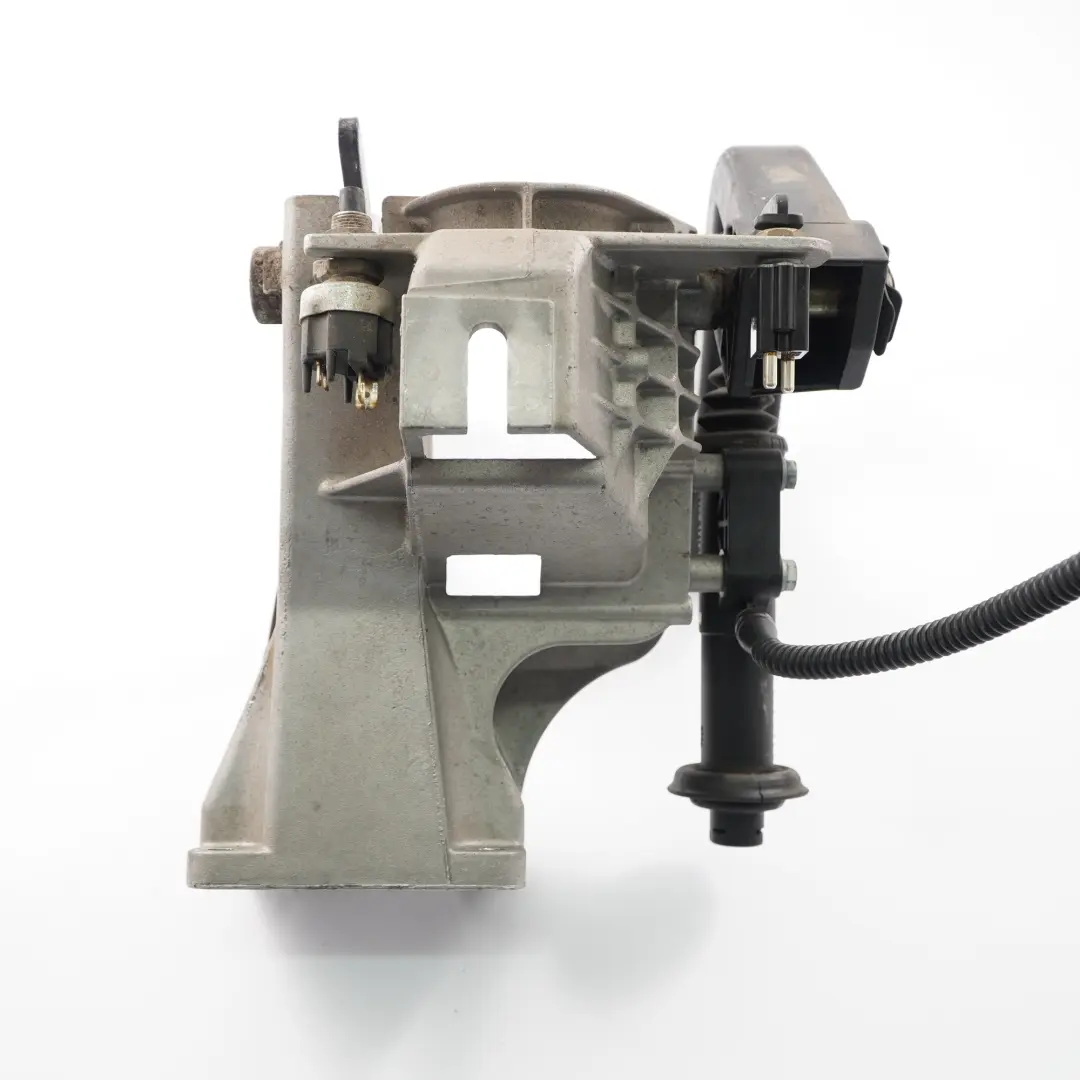 Brake Clutch Pedal Box Assembly Manual to VW Volkswagen LT 35 with Part number 2D0721111A VW Volkswagen LT 35 Brake Clutch Pedal Box Assembly Manual - SKU rhd-2D0721111A - Part number 2D0721111A