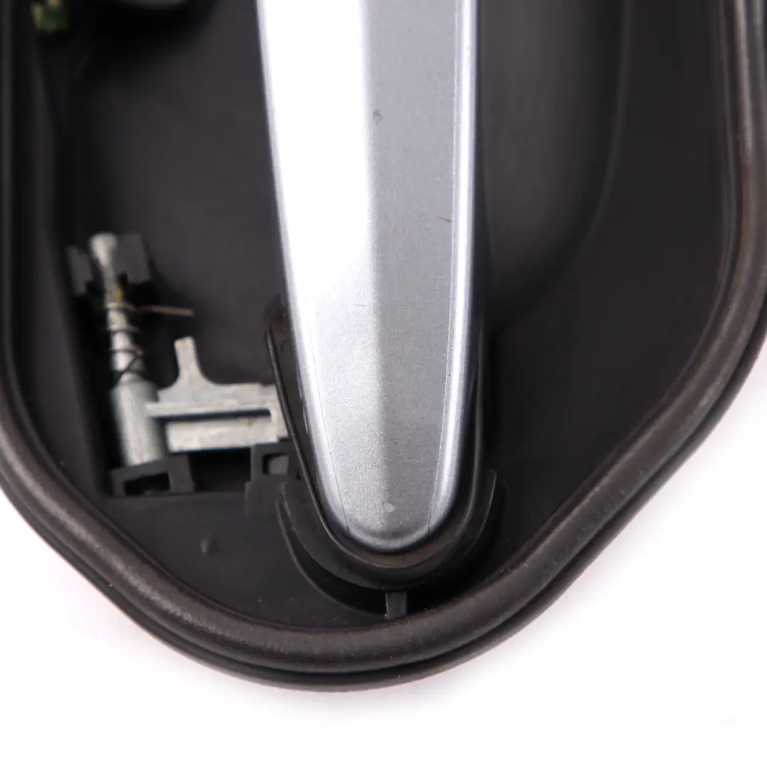 Complete Front Left Grab Handle N/S Silbergrau Silver Grey to BMW X3 Series E83 with Part number 3402592 BMW X3 Series E83 Complete Front Left Grab Handle N/S Silbergrau Silver Grey - SKU rhd-3402592-SBG1 - Part number 3402592