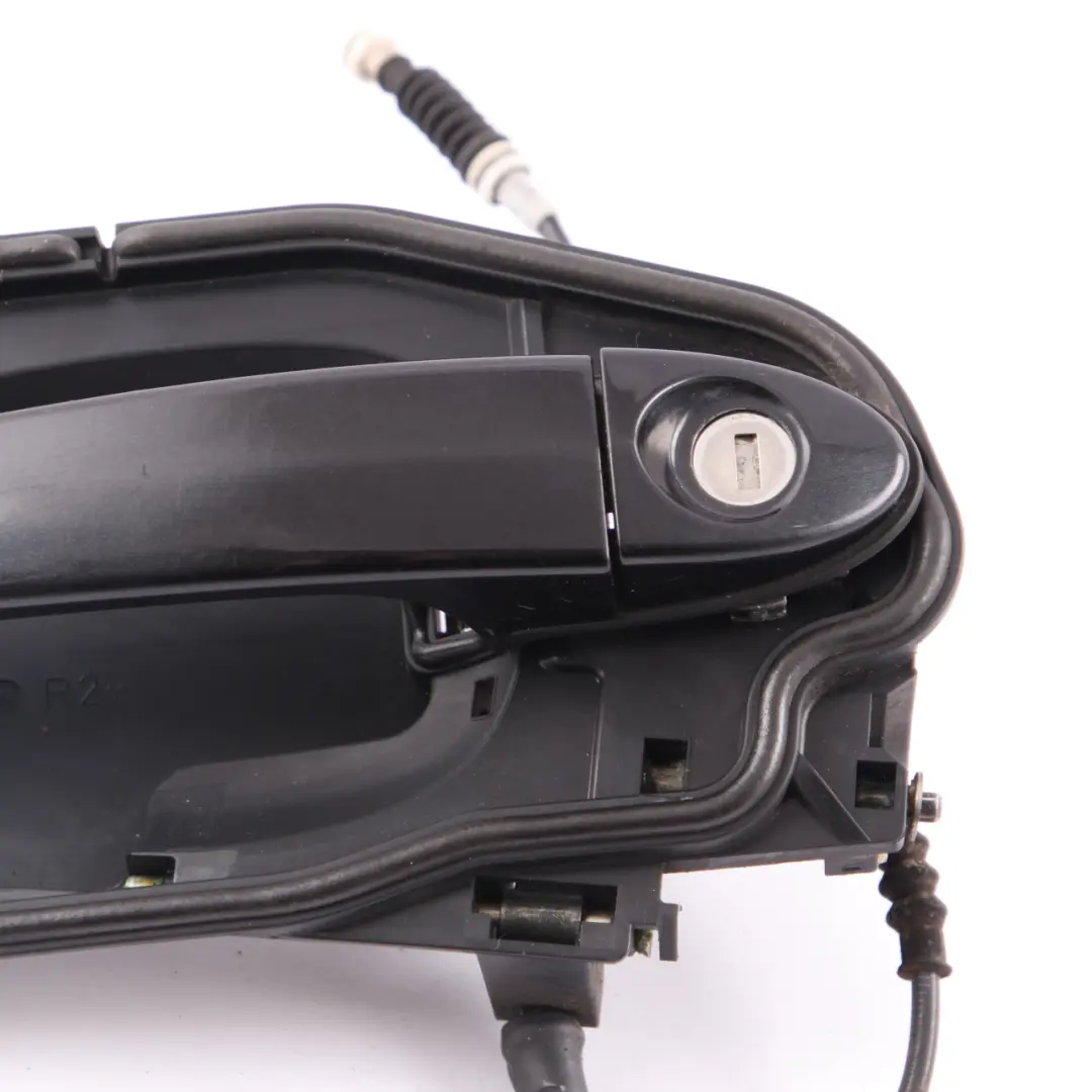 Complete Front Right Grab Handle O/S Schwarz 2 Black 668 to BMW X3 E83 with Part number 3402592 BMW X3 E83 Complete Front Right Grab Handle O/S Schwarz 2 Black 668 - SKU rhd-3402592-SCH - Part number 3402592