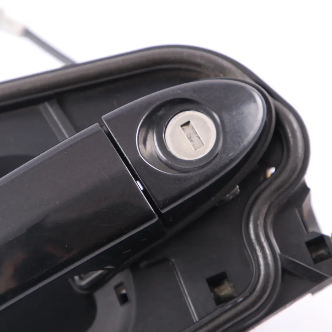 Complete Front Right Grab Handle O/S Schwarz 2 Black 668 to BMW X3 E83 with Part number 3402592 BMW X3 E83 Complete Front Right Grab Handle O/S Schwarz 2 Black 668 - SKU rhd-3402592-SCH - Part number 3402592