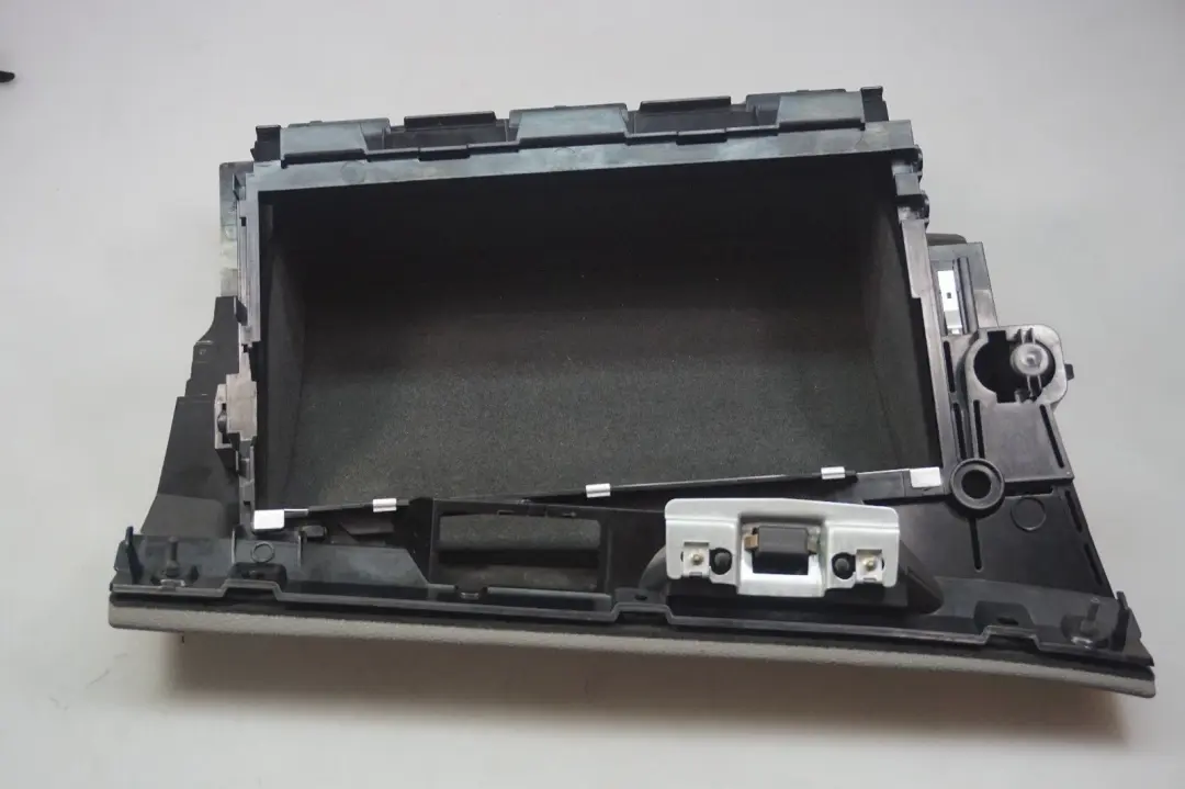 Glove Box Glovebox Lid Cover Grau Grey to BMW X3 E83 with Part number 3413781 BMW X3 E83 Glove Box Glovebox Lid Cover Grau Grey - SKU rhd-3413781 - Part number 3413781