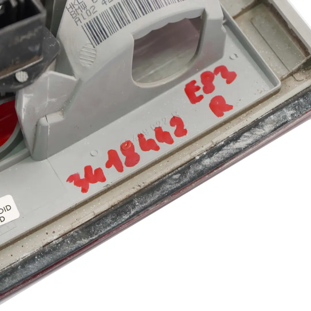 Derecho Luz Trasera en Tapa del Maletero Lampara 3420204 para BMW E83 con número de pieza 3414012 BMW E83 Derecho Luz Trasera en Tapa del Maletero Lampara 3420204 - SKU rhd-3418442 - Número de pieza 3414012