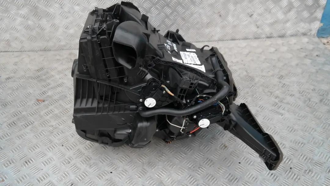 HEATER BLOWER MATRIX BOX VALEO 3423705 to BMW MINI Cooper One R56 R57 R58 R59 with Part number 64113423705 BMW MINI Cooper One R56 R57 R58 R59 HEATER BLOWER MATRIX BOX VALEO 3423705 - SKU rhd-3423705 - Part number 64113423705
