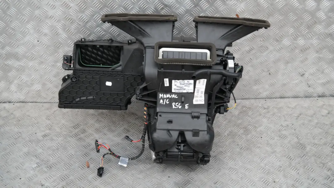 HEATER BLOWER MATRIX BOX VALEO 3423705 to BMW MINI Cooper One R56 R57 R58 R59 with Part number 64113423705 BMW MINI Cooper One R56 R57 R58 R59 HEATER BLOWER MATRIX BOX VALEO 3423705 - SKU rhd-3423705 - Part number 64113423705