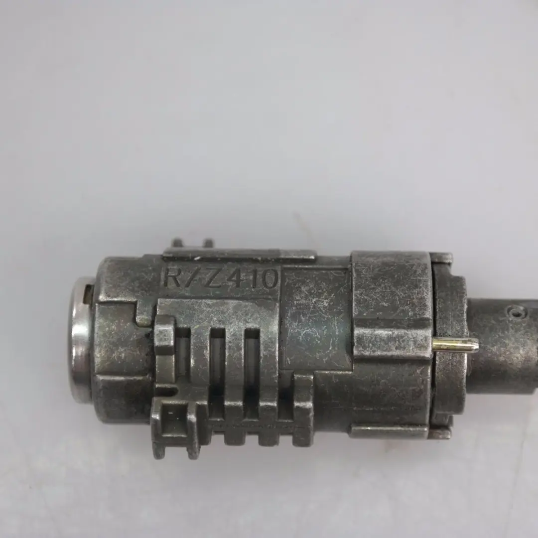 Catch Lock Cylinder Front Right O/S Handle to BMW X3 Series E83 with Part number 3449073 BMW X3 Series E83 Catch Lock Cylinder Front Right O/S Handle - SKU rhd-3449073 - Part number 3449073