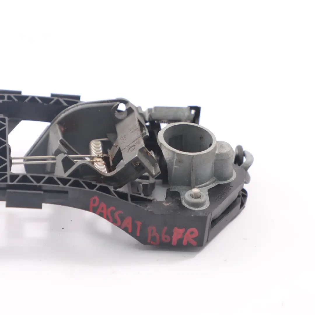 Door Handle Base Front Right O/S Bracket Bearing to Volkswagen Passat B6 with Part number 3C0837886H Volkswagen Passat B6 Door Handle Base Front Right O/S Bracket Bearing - SKU rhd-3C0837886H - Part number 3C0837886H