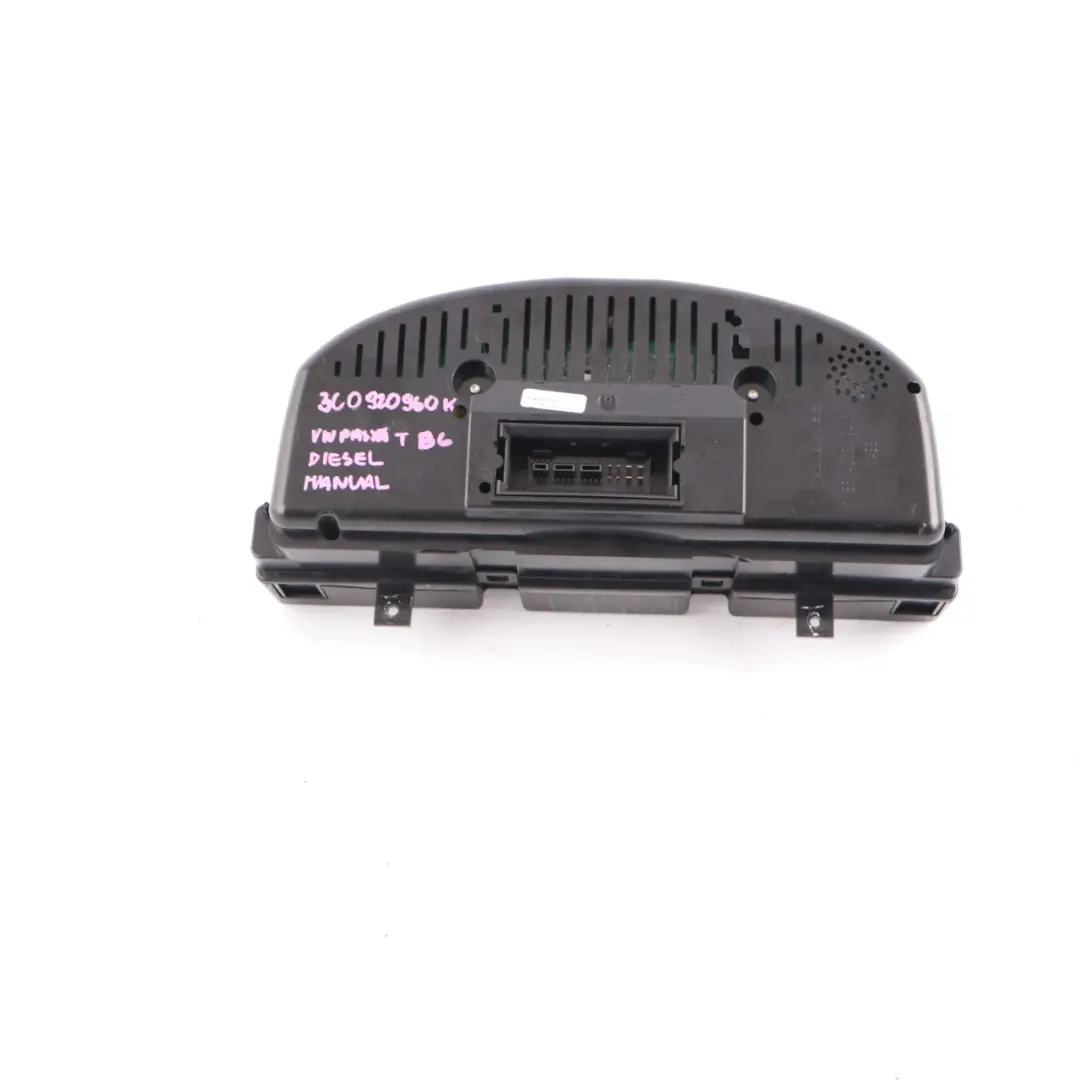 Instrument Cluster Speedo Clocks Manual to Volkswagen Passat B6 Diesel with Part number 3C0920860K Volkswagen Passat B6 Diesel Instrument Cluster Speedo Clocks Manual - SKU rhd-3C0920860K - Part number 3C0920860K