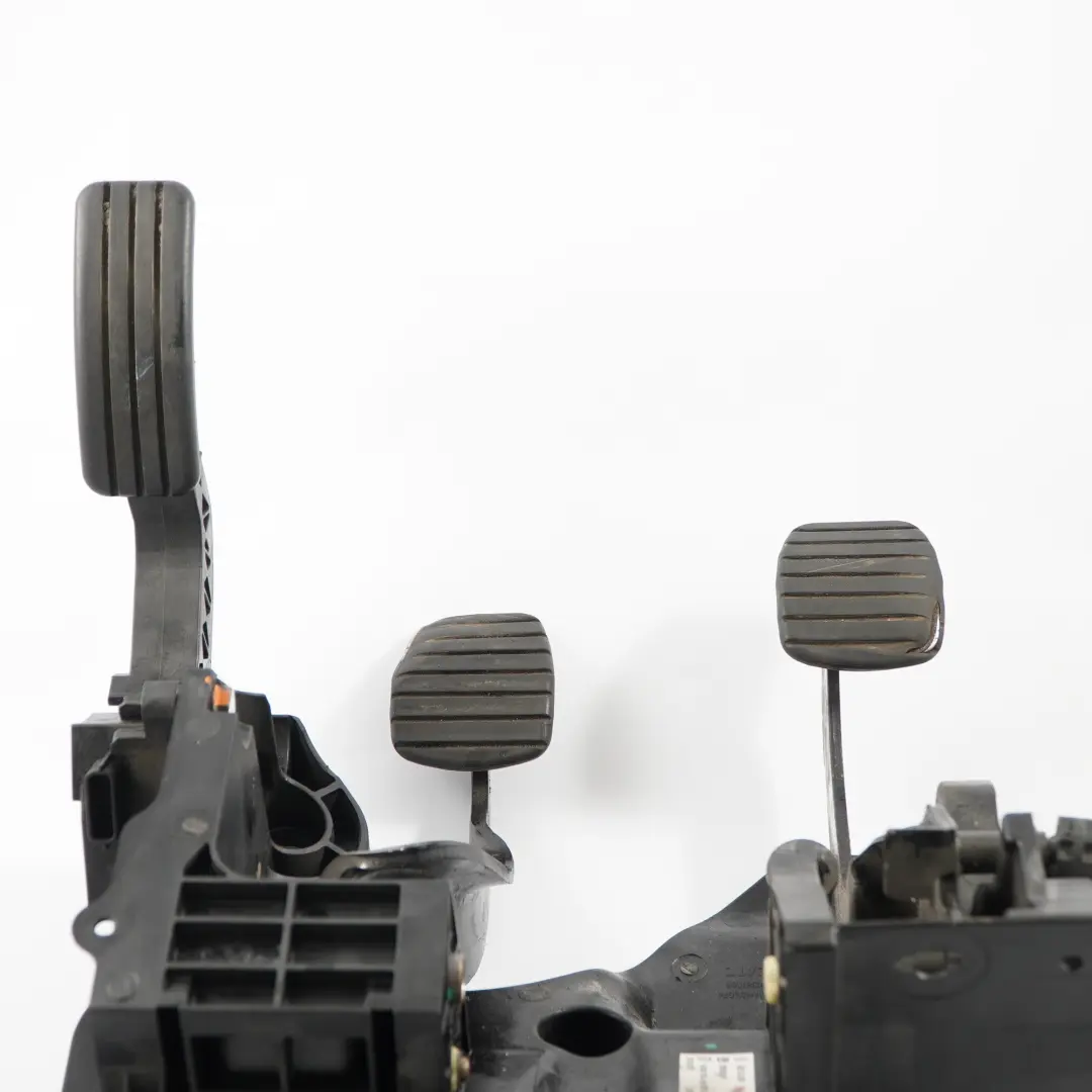 Brake Clutch Pedal Box Assembly to Renault Trafic III Vauxhall Vivaro B with Part number 465104286R Renault Trafic III Vauxhall Vivaro B Brake Clutch Pedal Box Assembly - SKU rhd-465104286R - Part number 465104286R